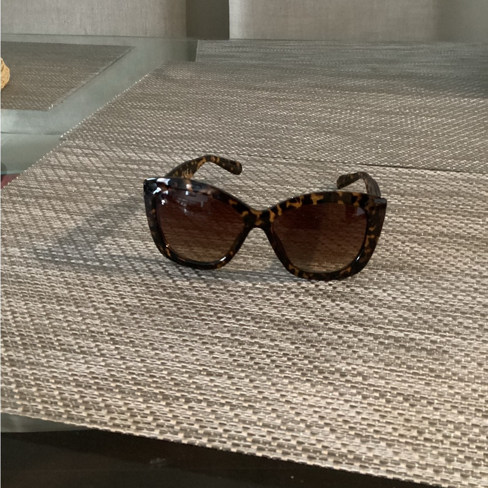 Tahery glasses
